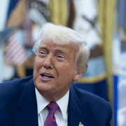 Donald Trump în Biroul Oval FOTO EPA EFE jpg