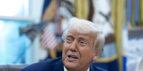 Donald Trump în Biroul Oval FOTO EPA EFE jpg