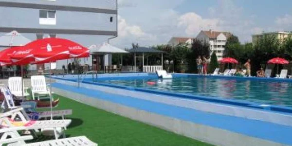 Târgu-Mureş:Răcoriţi-vă la piscină!