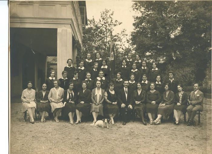 Absolventele Liceului de fete „Iulia Hasdeu” în anul 1931