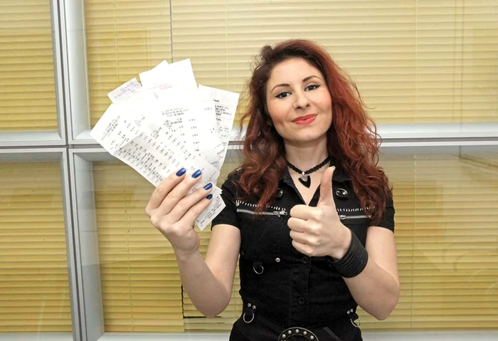 
    Teodora a început deja  să strângă bonurile fiscale  în aşteptarea loteriei  