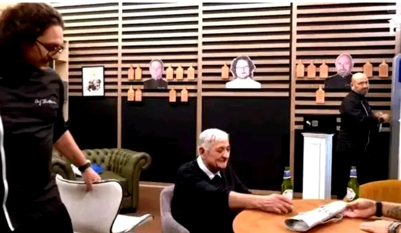 Imaginea care a dezvăluit cine are cele mai multe amulete FOTO Ciao