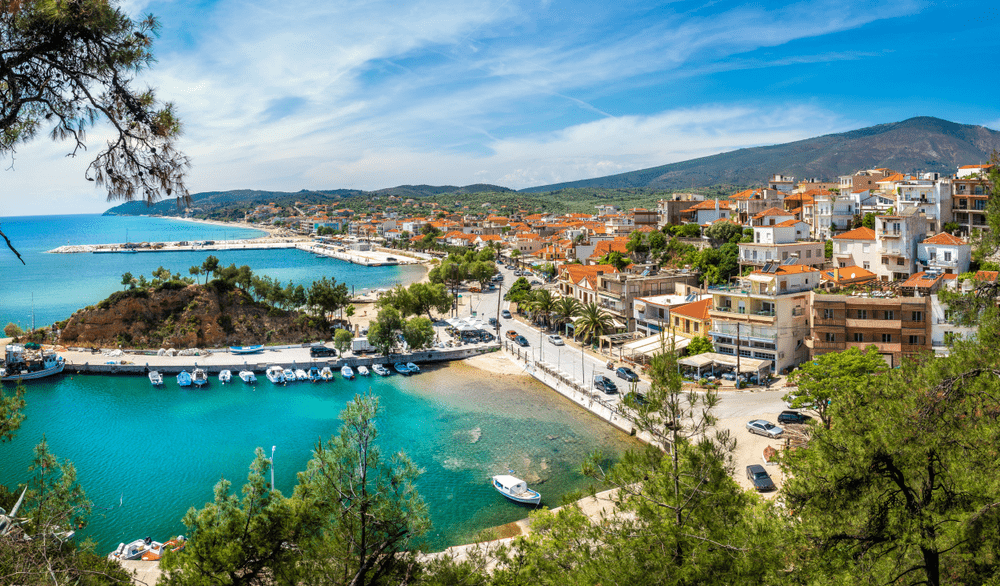 Se scumpesc vacanțele în Thassos. Unii români își cumpără case pe insula grecească
