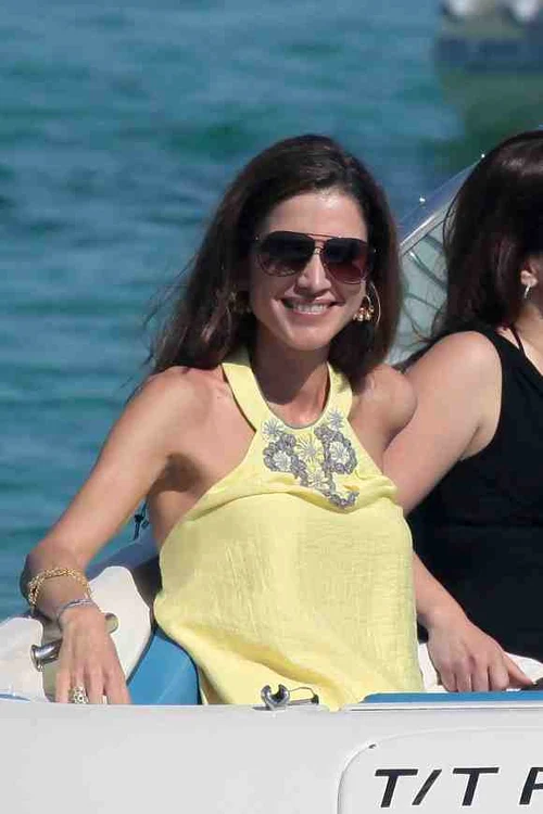 Cele mai sexy imagini cu Regina Rania a Iordaniei, relaxându-se pe un vas de croazieră