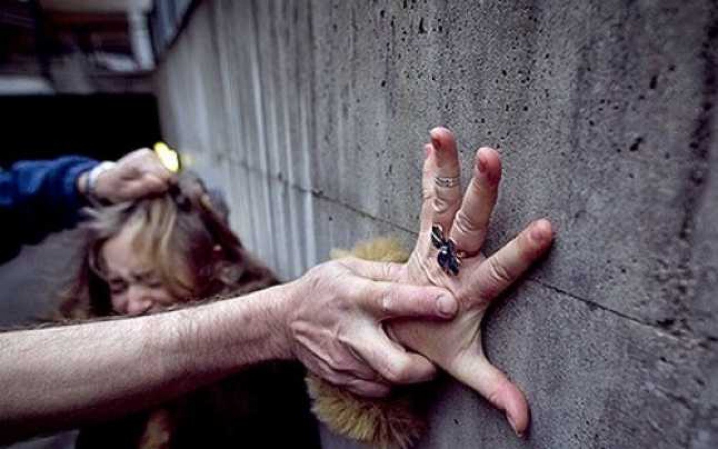 Surpriză în cazul femeii din Vaslui acuzată de viol în propriul cămin, în faţa propriilor copii