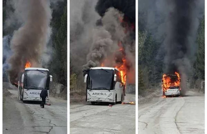 Autobuzul a fost distrus de focul izbucnit de la motor