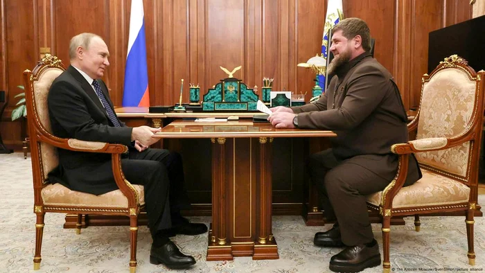 Ramsan Kadîrov (dreapta) cu Putin (imagine de arhivă din 2023)