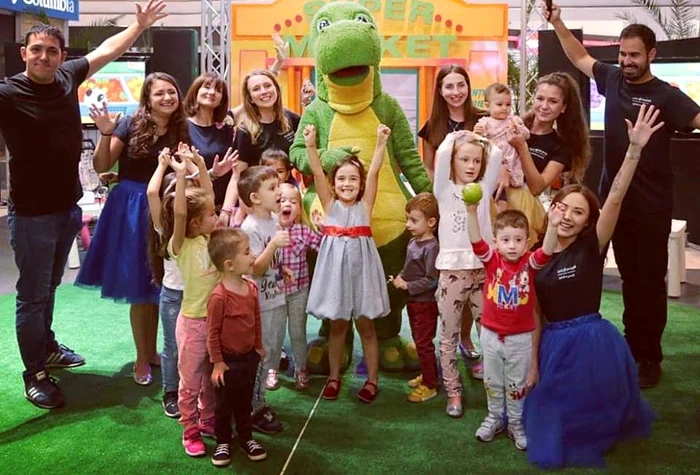 Dragonul Sunny vă aşteaptă cu poveştile copilăriei