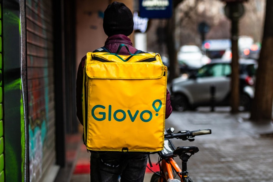 Noi reguli europene pentru „angajații” Uber, Bolt sau Glovo. Ce restricții se propun