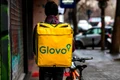 glovo curier foto shutterstock
