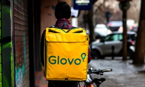 glovo curier foto shutterstock