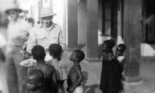 FOTO: Africa anilor '40  Între război şi tradiţie jpeg
