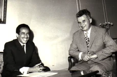 Ministrul de interne al Republicii Democratice Populare Yemen, Mohamed Salaeh Mutee’a, primit de Nicolae Ceaușescu, la 31 mai 1972 (© „Fototeca online a comunismului românesc”, cota: 55/1972)
