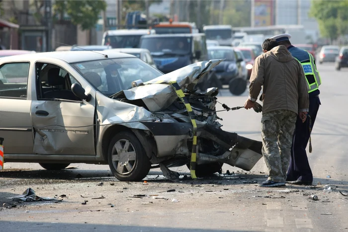 Accidentul s-a petrecut din cauza imprudenţei în conducere şi neacordării de prioritate.