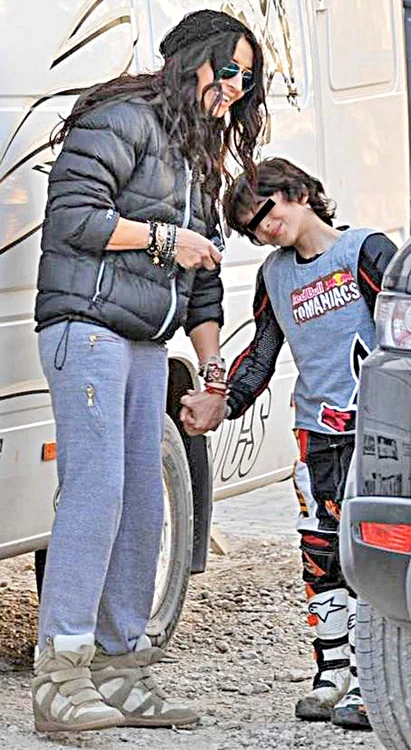 Vedeta se ocupă îndeaproape de educaţia fiului ei