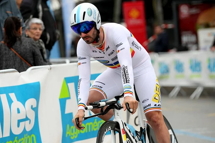 Eduard Grosu și-a pus tricolorul României pe echipamentFoto: Facebook / Delko Marseille Provence