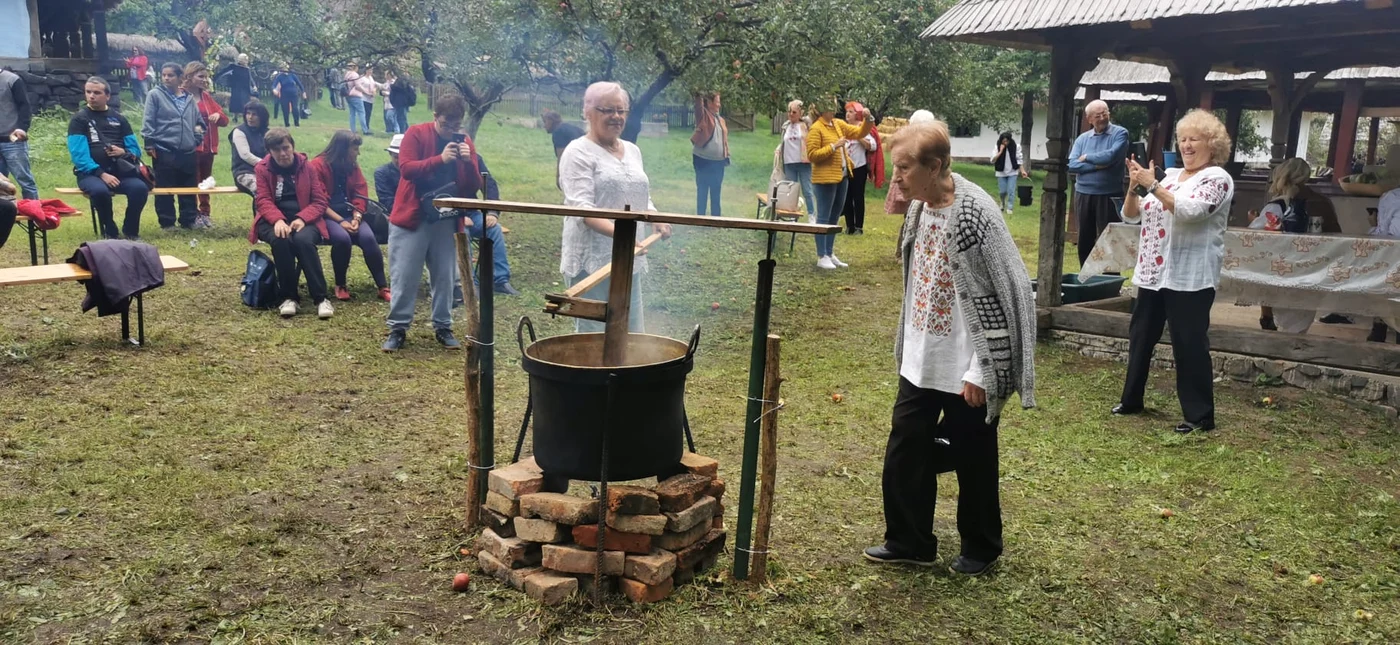 Și adulții au participat la eveniment  FOTO Angela Sabău