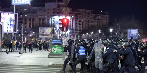 Violenţe protest anti-restricţii covid - Bucureşti / 29 mar 2021 / FOTO Inquam Photos / Bogdan Ioan Buda