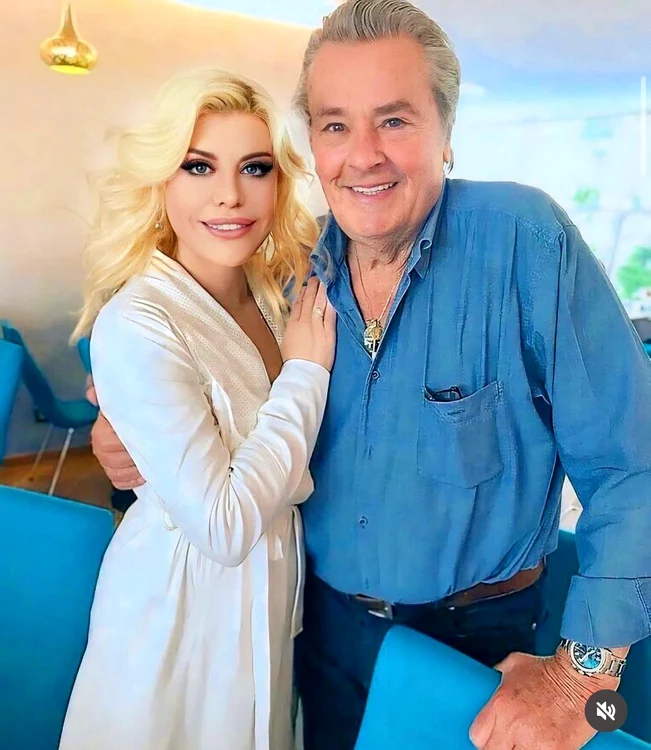 Loredana Groza alături de Alain Delon / Foto: Instagram