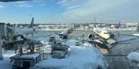 Zăpadă pe aeroportul Otopeni - avioane FOTO Adevărul 