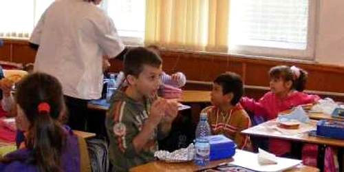 Profesorii au liber pe 5 octombrie