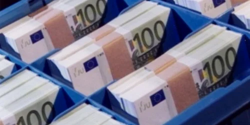 Mai merită să ţii banii în depozite?
