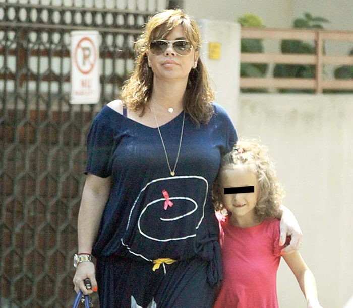 Luminița Anghel e topită după Măriuca, pe care o răsfață ca pe o prințesă jpeg