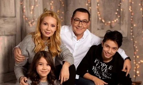 1 craciun familia victor ponta daciana sirbu jpg jpeg