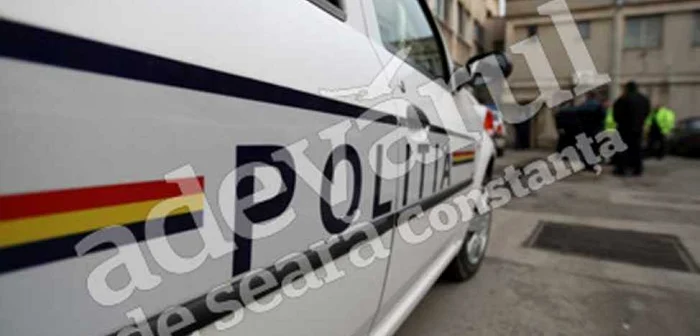 Poliţiştii anchetează cazul