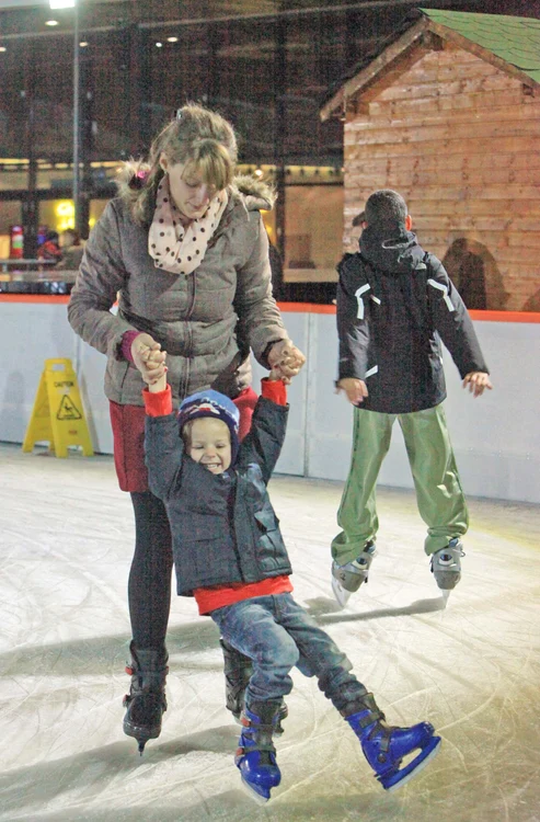 Petru a pus pentru prima dată în viaţă patinele în picioare