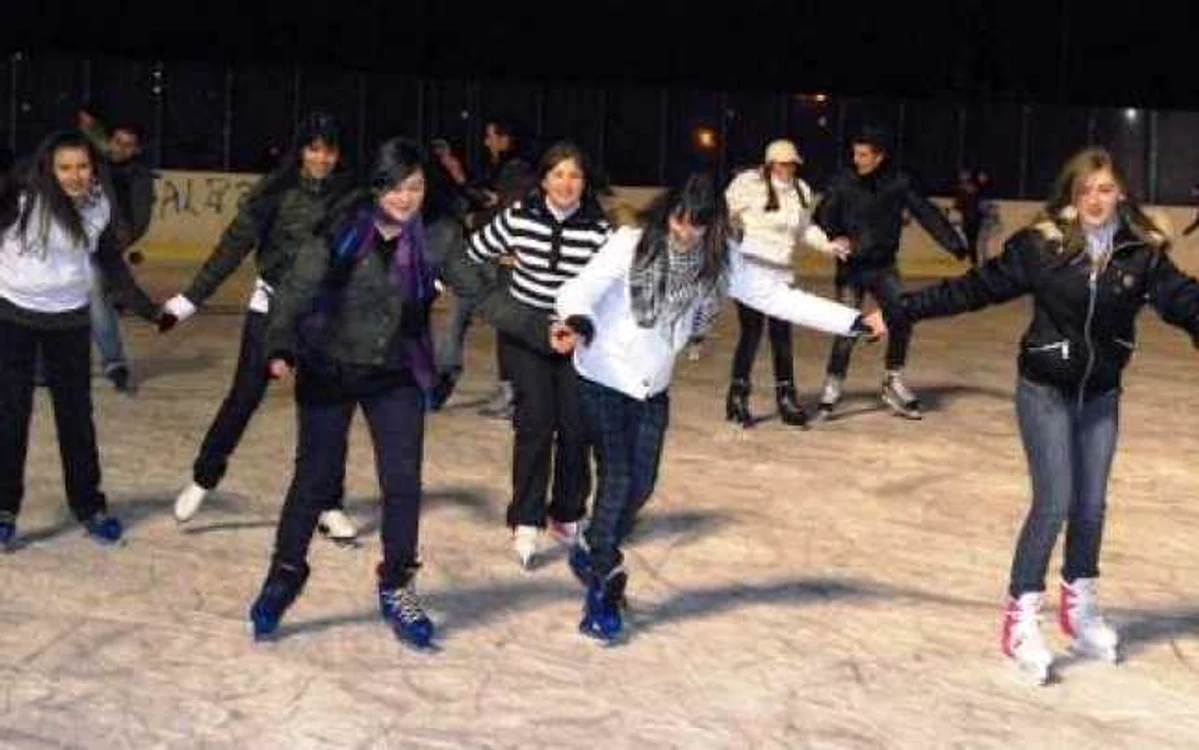 În general tinerii merg la patinoar FOTO Claudia Untaru Creţu