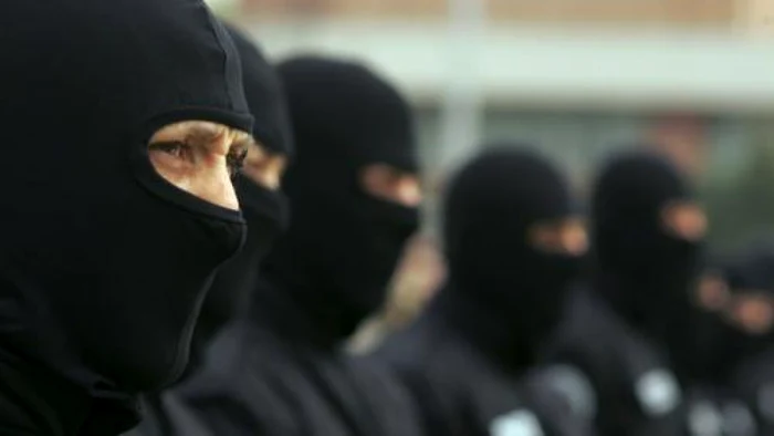 Bărbatul este cercetat pentru comiterea infracţiunilor de cămătărie, înşelăciune, furt calificat şi tâlhărie FOTO: tv1samtel.ro