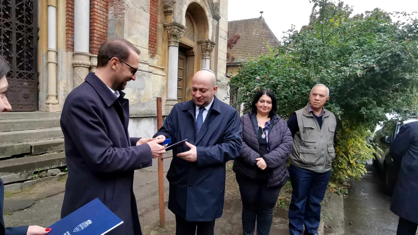Primăria a preluat administrarea sinagogii FOTO Ștefan Both