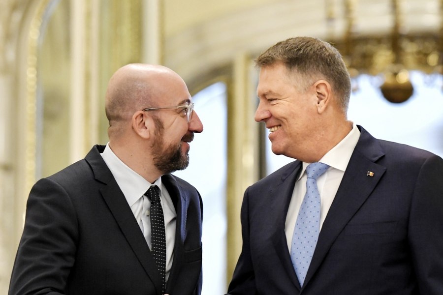  Iohannis, discuție cu președintele Consiliului European: Este imperativ să continuăm sprijinul pentru Ucraina