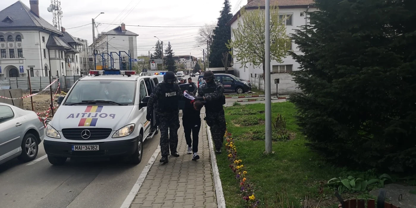 Un bărbat din Hunedoara este acuzat că a comis jaful de la casa de schimb valutar din Bumbeşti Jiu