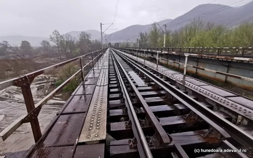 poduri peste raul mures foto daniel Guta adevarul