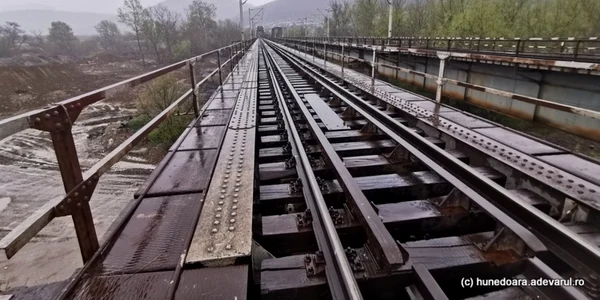 poduri peste raul mures foto daniel Guta adevarul
