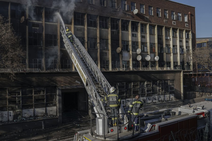 Incendiu la Johannesburg, în Africa de Sud: cel puțin 63 de morți și 43 de răniți