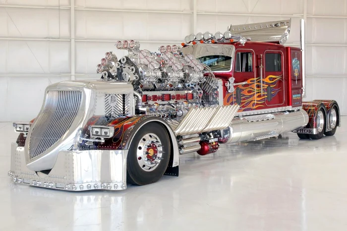 THOR 24 este cea mai puternică platformă mare construită vreodată (Foto: Facebook)