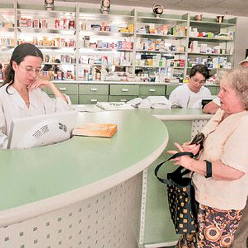 Hoţul a fost surprins de camerele de supraveghere amplasate în farmacie