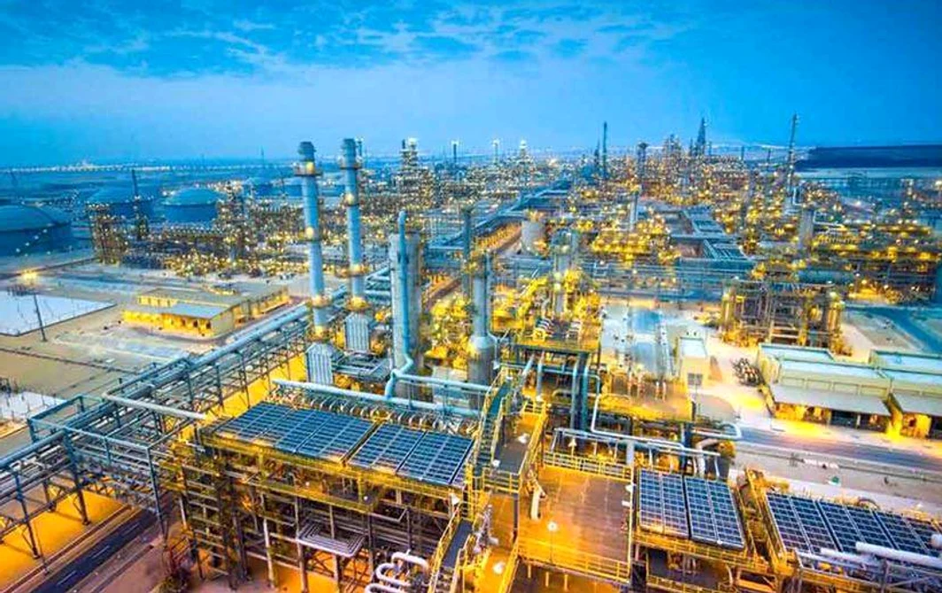 Rafinăria Aramco FOTO: arhivă, adevărul