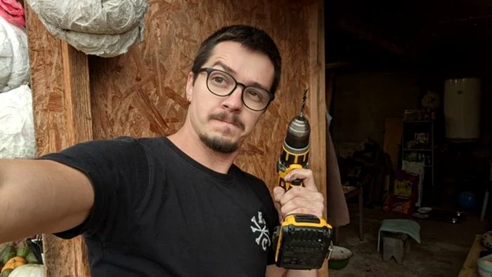 Paul n-a scăpat de sunetul bormaşinilor, dar acum este al lui