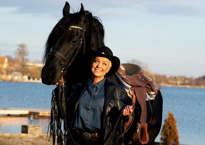 Monica Anghel va face echipă cu fratele ei, Alexandru, la ”Te cunosc de undeva”foto: Antena 1