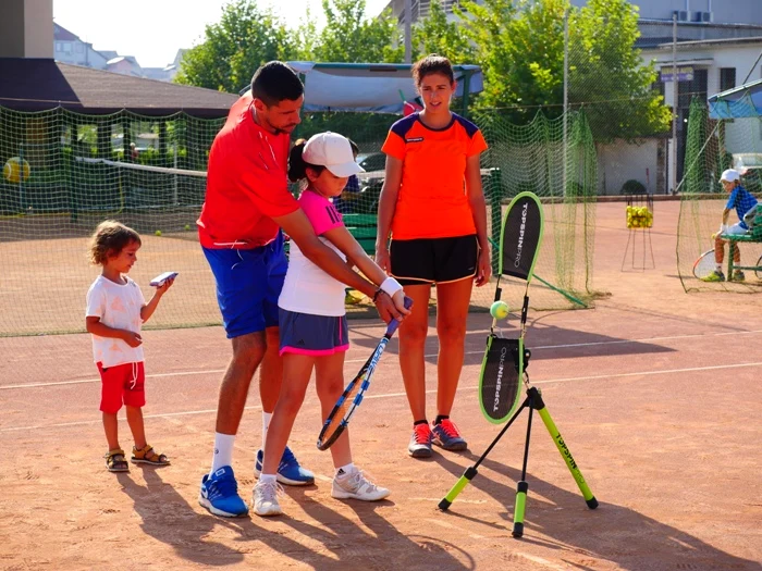 Copiii de la academia lui Victor Hănescu vor învăța de la Patricio Remondegui, un antrenor care a pregătit mai mulți jucători italieni din Top 50Click.ro