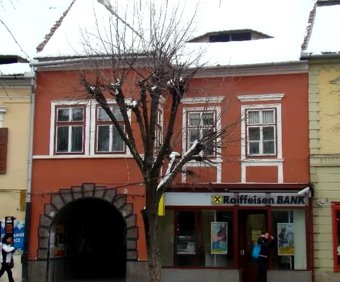 În casa din centrul Sibiului preşedintele deţinea parterul