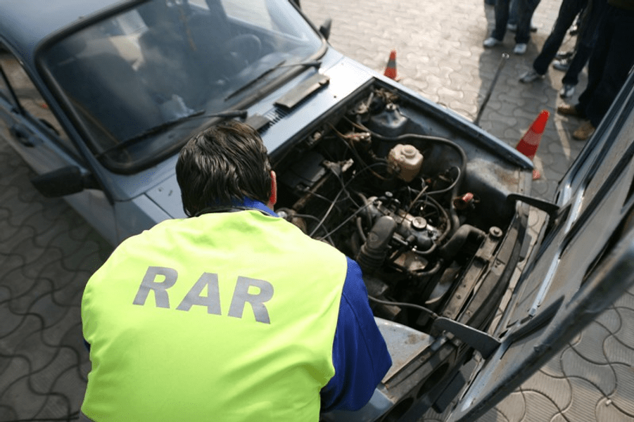 Șpaga cerută pentru ca rablele să fie autorizate să circule pe șosele  