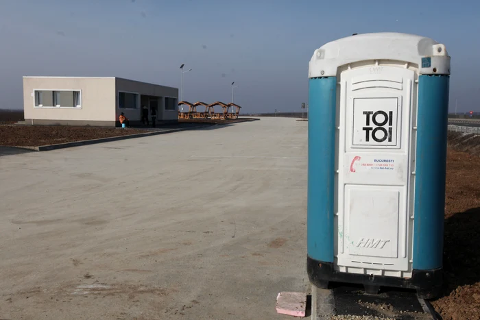 Până la deschidere, poate fi folosită toaleta ecologică