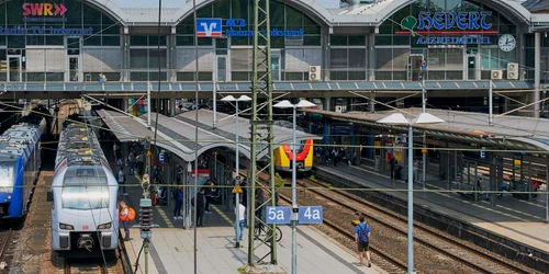 Gara de tren Mainz Hauptbahnhof din Germania FOTO Shutterstock 