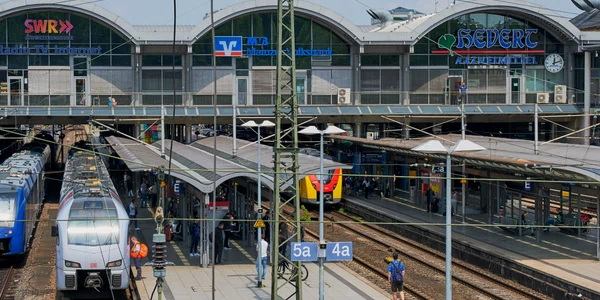 Gara de tren Mainz Hauptbahnhof din Germania FOTO Shutterstock 