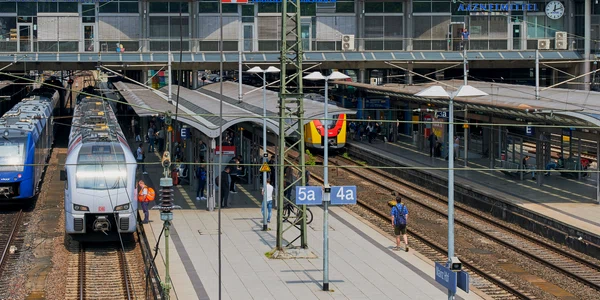 Gara de tren Mainz Hauptbahnhof din Germania FOTO Shutterstock 